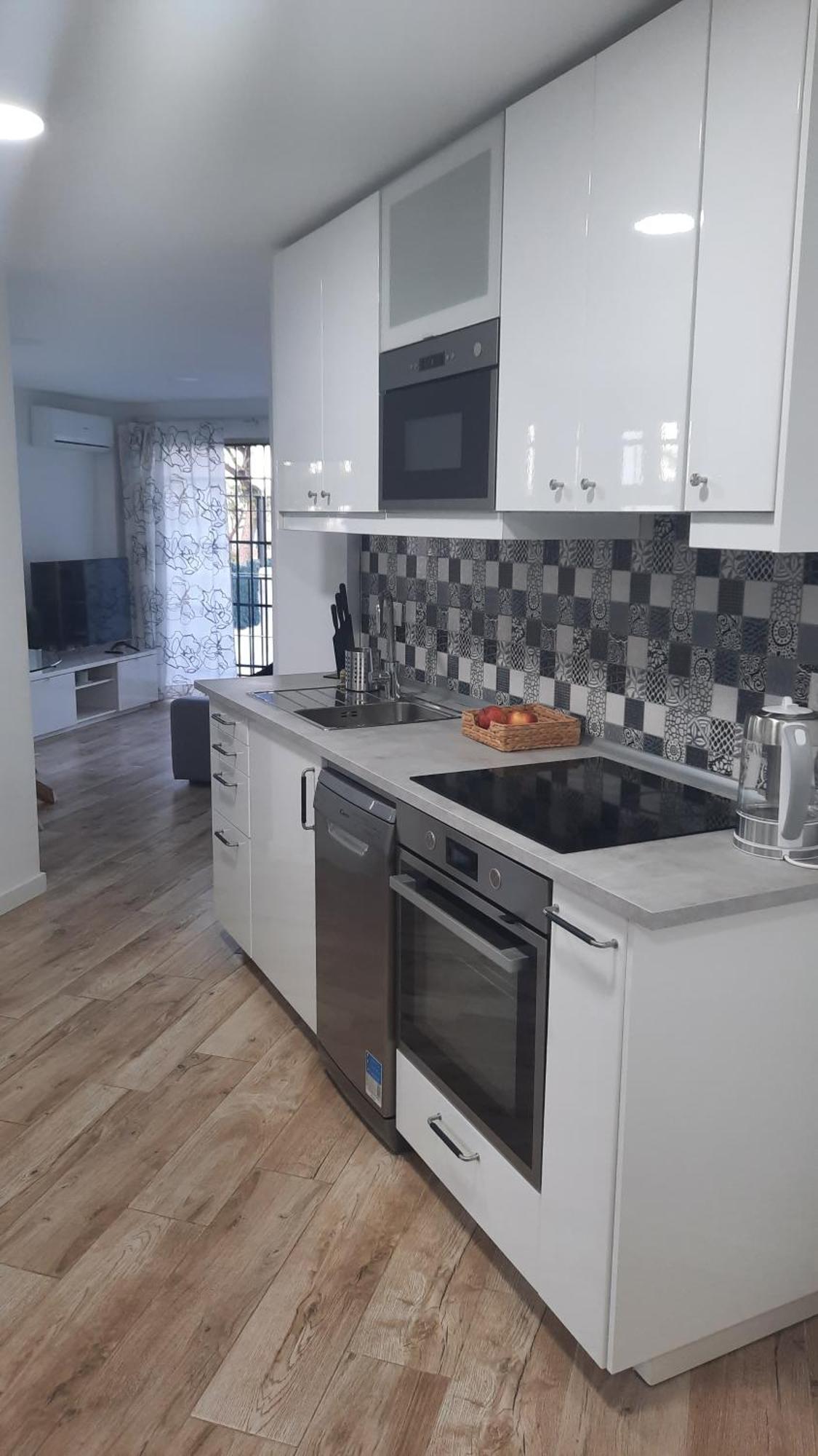 Feel At At Tamara - Two Steps To The Pool Appartamento Torremolinos